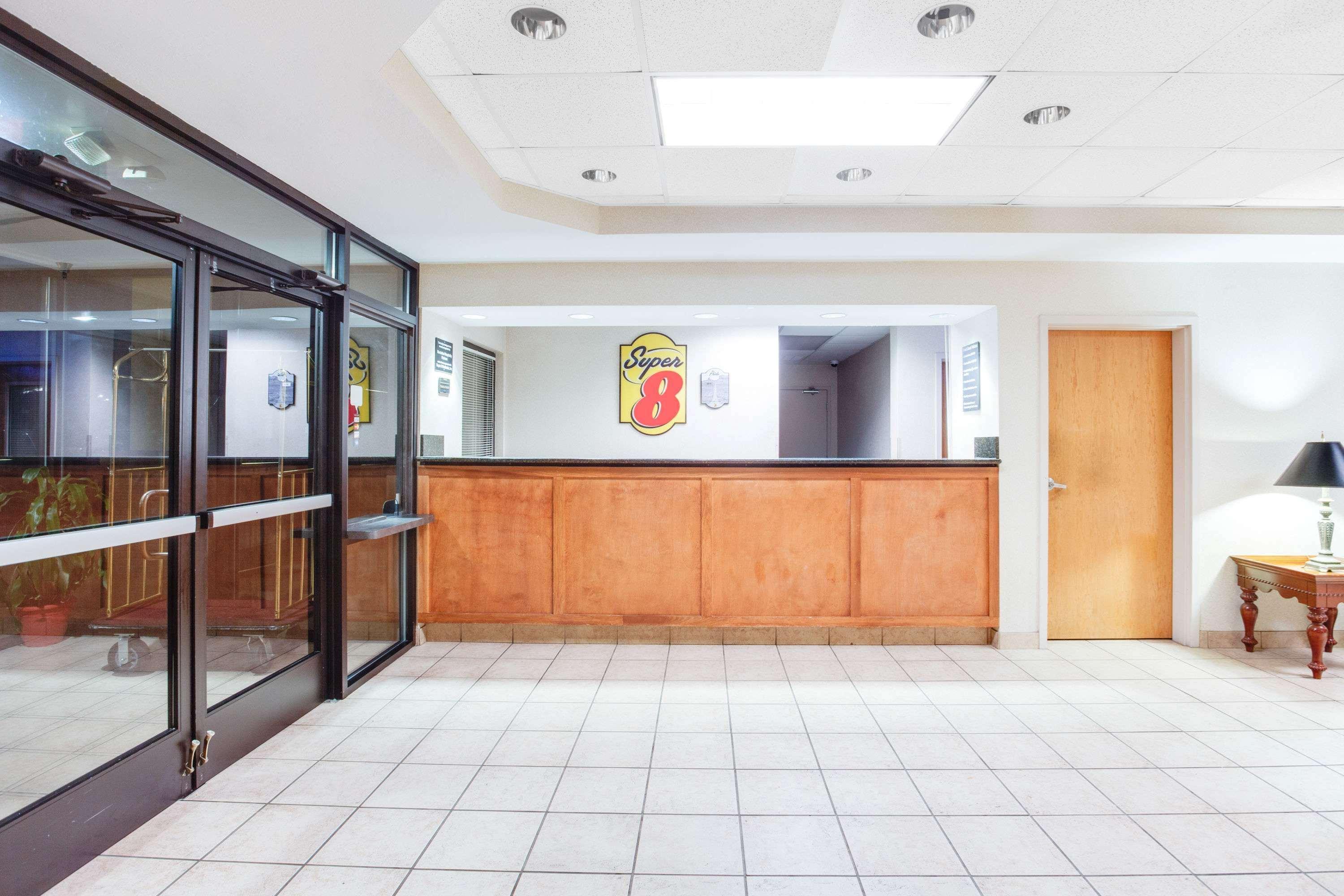 Super 8 By Wyndham Crossville Tn Bagian luar foto