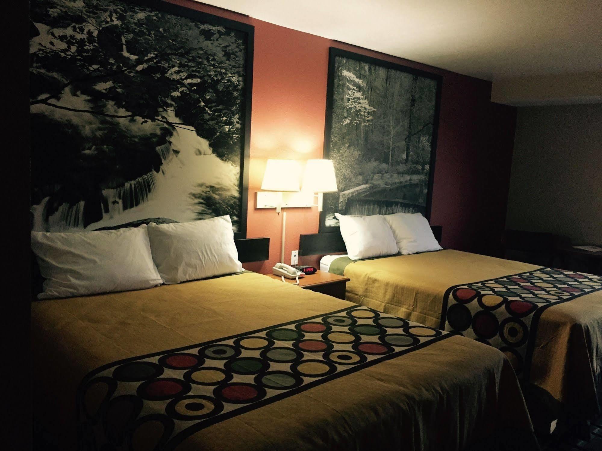 Super 8 By Wyndham Crossville Tn Bagian luar foto