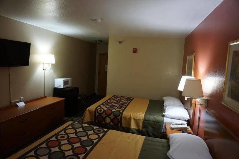Super 8 By Wyndham Crossville Tn Bagian luar foto